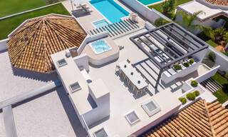 Elegant gerenoveerde villa in Aloha, Nueva Andalucia, Marbella. Eerstelijn golf op een verhoogde positie met prachtig uitzicht. 29949 