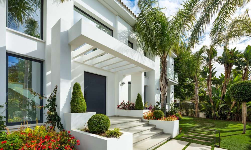 Ruime, nieuwe moderne villa te koop vlak bij het strand en de golfbaan in Marbella - Estepona 30155