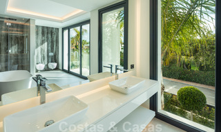 Ruime, nieuwe moderne villa te koop vlak bij het strand en de golfbaan in Marbella - Estepona 30171 