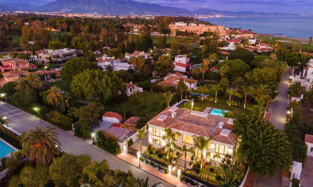 Ruime, nieuwe moderne villa te koop vlak bij het strand en de golfbaan in Marbella - Estepona 30178