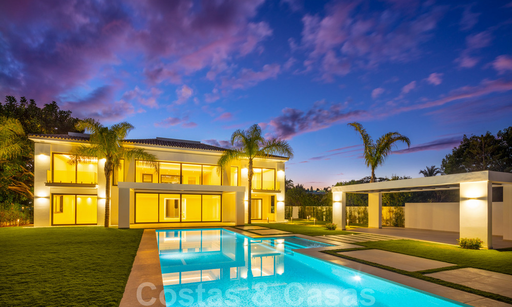 Ruime, nieuwe moderne villa te koop vlak bij het strand en de golfbaan in Marbella - Estepona 30184