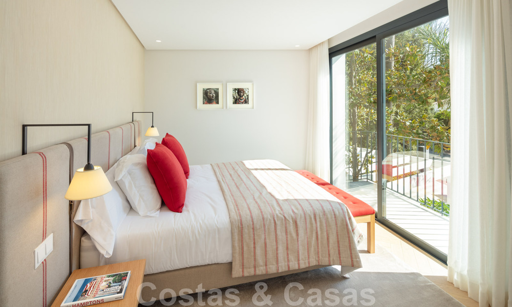 Elegant gerenoveerde eerstelijnsgolf villa te koop in het hart van de Golfvallei in Nueva Andalucia, Marbella 30024
