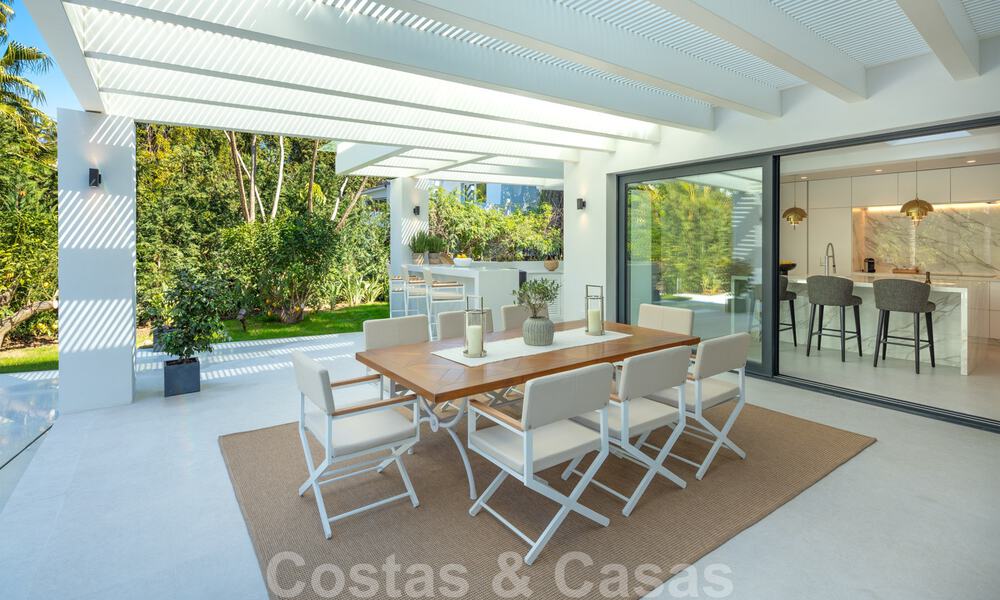 Elegant gerenoveerde eerstelijnsgolf villa te koop in het hart van de Golfvallei in Nueva Andalucia, Marbella 30038