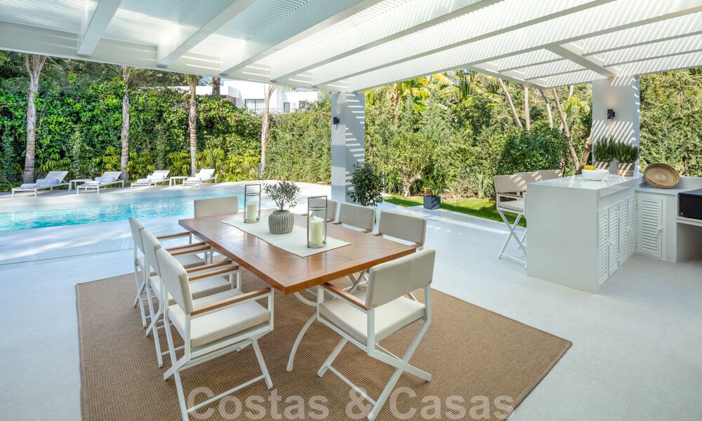 Elegant gerenoveerde eerstelijnsgolf villa te koop in het hart van de Golfvallei in Nueva Andalucia, Marbella 30039