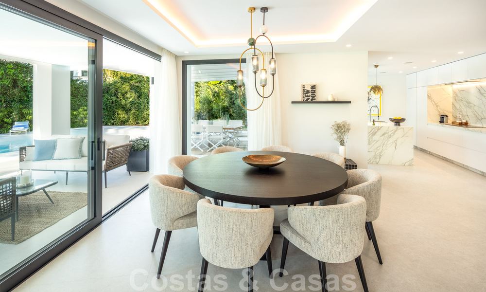 Elegant gerenoveerde eerstelijnsgolf villa te koop in het hart van de Golfvallei in Nueva Andalucia, Marbella 30046