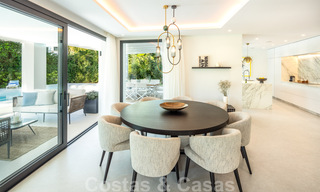 Elegant gerenoveerde eerstelijnsgolf villa te koop in het hart van de Golfvallei in Nueva Andalucia, Marbella 30046 
