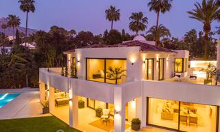 Elegant gerenoveerde eerstelijnsgolf villa te koop in het hart van de Golfvallei in Nueva Andalucia, Marbella 30047 