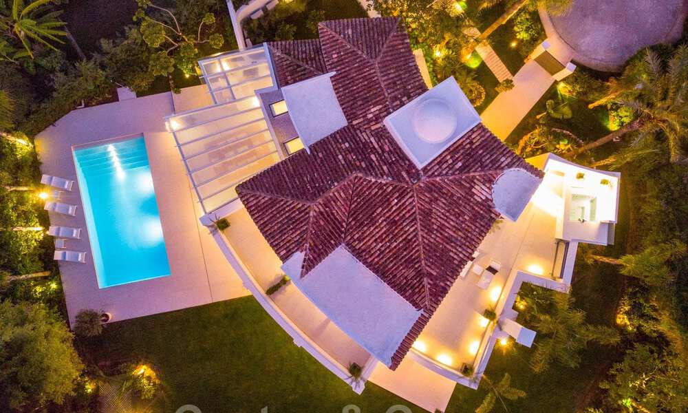 Elegant gerenoveerde eerstelijnsgolf villa te koop in het hart van de Golfvallei in Nueva Andalucia, Marbella 30048