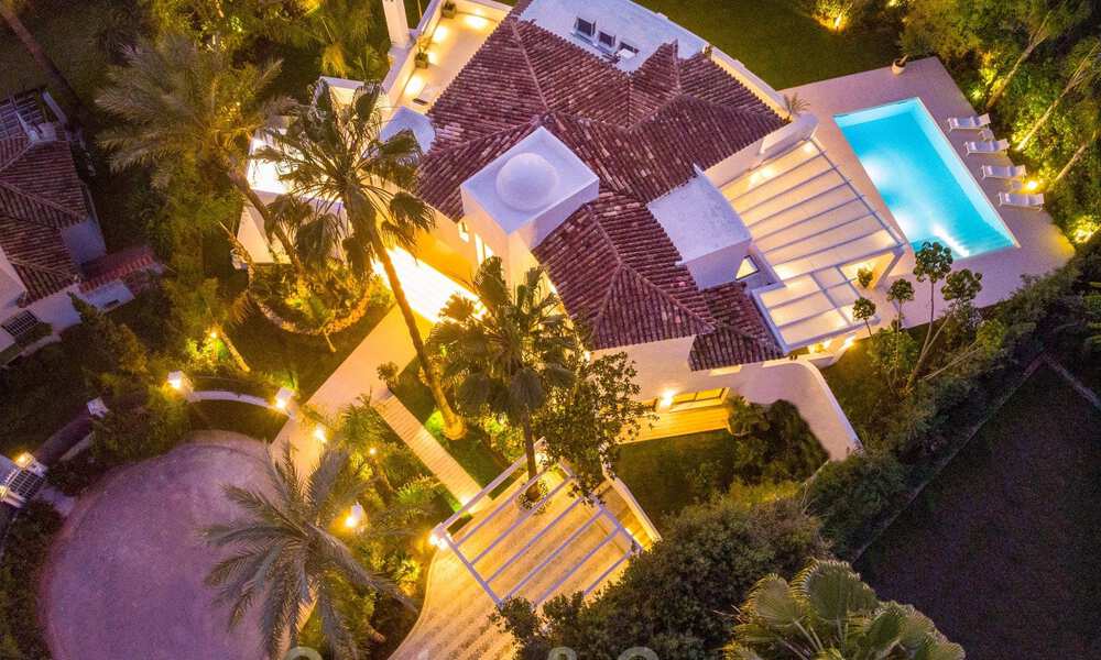 Elegant gerenoveerde eerstelijnsgolf villa te koop in het hart van de Golfvallei in Nueva Andalucia, Marbella 30049