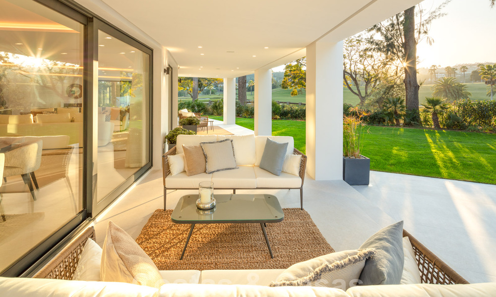 Elegant gerenoveerde eerstelijnsgolf villa te koop in het hart van de Golfvallei in Nueva Andalucia, Marbella 30051