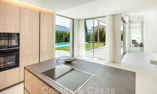 Elegante vernieuwbouw villa te koop met prachtig uitzicht op de berg La Concha in Nueva Andalucia - Marbella 30068 