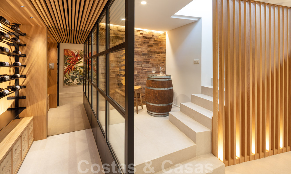 Elegante vernieuwbouw villa te koop met prachtig uitzicht op de berg La Concha in Nueva Andalucia - Marbella 30074