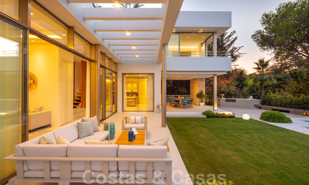 Elegante vernieuwbouw villa te koop met prachtig uitzicht op de berg La Concha in Nueva Andalucia - Marbella 30075