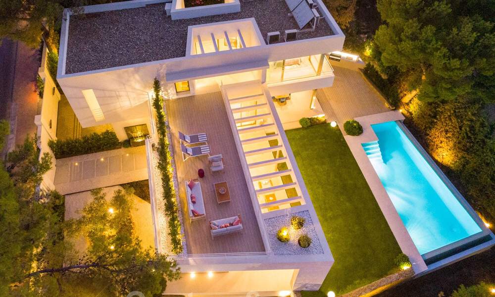 Elegante vernieuwbouw villa te koop met prachtig uitzicht op de berg La Concha in Nueva Andalucia - Marbella 30077
