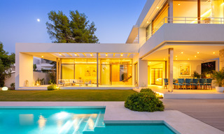 Elegante vernieuwbouw villa te koop met prachtig uitzicht op de berg La Concha in Nueva Andalucia - Marbella 30079 