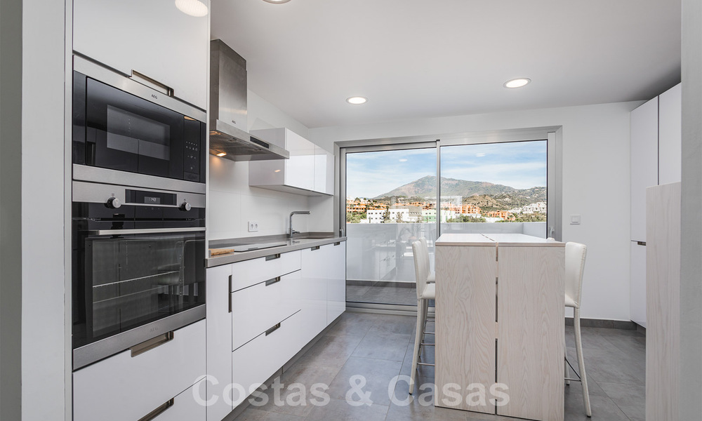 Instapklaar nieuw modern penthouse hoekappartement te koop in Benahavis - Marbella 30284