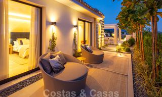 Stijlvol gerenoveerde villa te koop met prachtig uitzicht op de bergen in Nueva Andalucia - Marbella, op loopafstand van voorzieningen 30286 