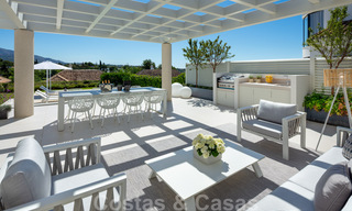 Stijlvol gerenoveerde villa te koop met prachtig uitzicht op de bergen in Nueva Andalucia - Marbella, op loopafstand van voorzieningen 30289 