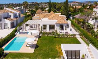 Stijlvol gerenoveerde villa te koop met prachtig uitzicht op de bergen in Nueva Andalucia - Marbella, op loopafstand van voorzieningen 30293 