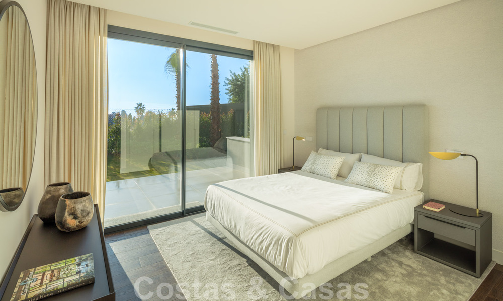Laatste villa! Hedendaagse moderne nieuwbouw villa met zeezicht te koopin Nueva Andalucia, Marbella 30321