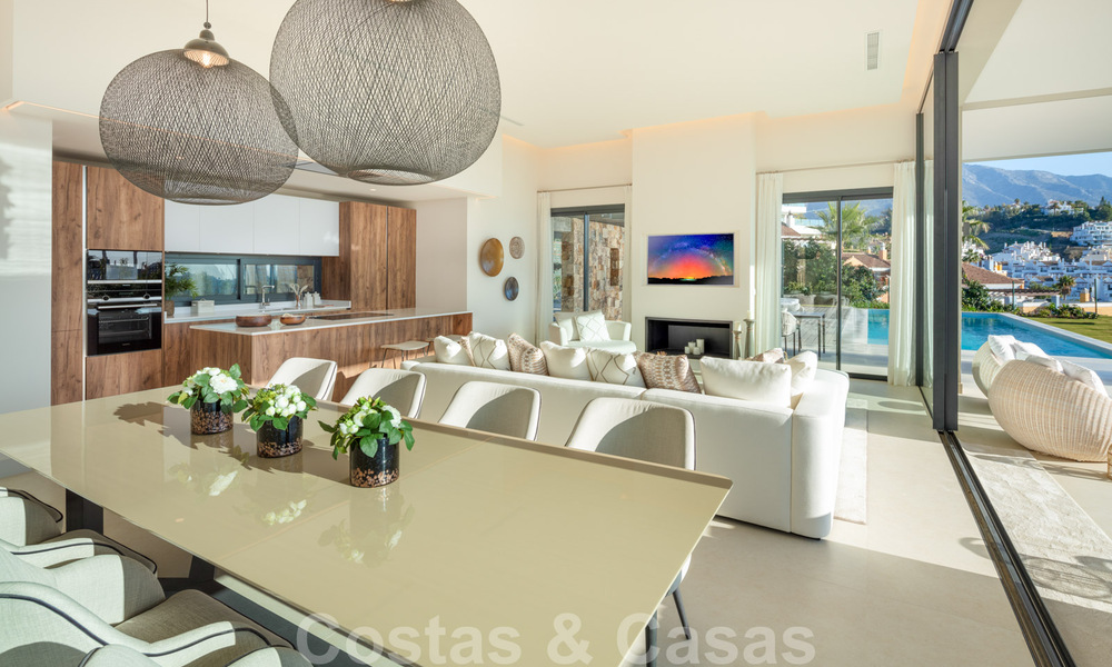 Laatste villa! Hedendaagse moderne nieuwbouw villa met zeezicht te koopin Nueva Andalucia, Marbella 30326