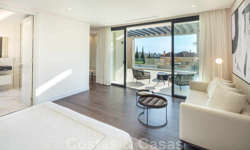 Laatste villa! Hedendaagse moderne nieuwbouw villa met zeezicht te koopin Nueva Andalucia, Marbella 30331