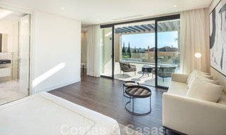 Laatste villa! Hedendaagse moderne nieuwbouw villa met zeezicht te koopin Nueva Andalucia, Marbella 30331 