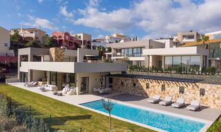 Laatste villa! Hedendaagse moderne nieuwbouw villa met zeezicht te koopin Nueva Andalucia, Marbella 30334 