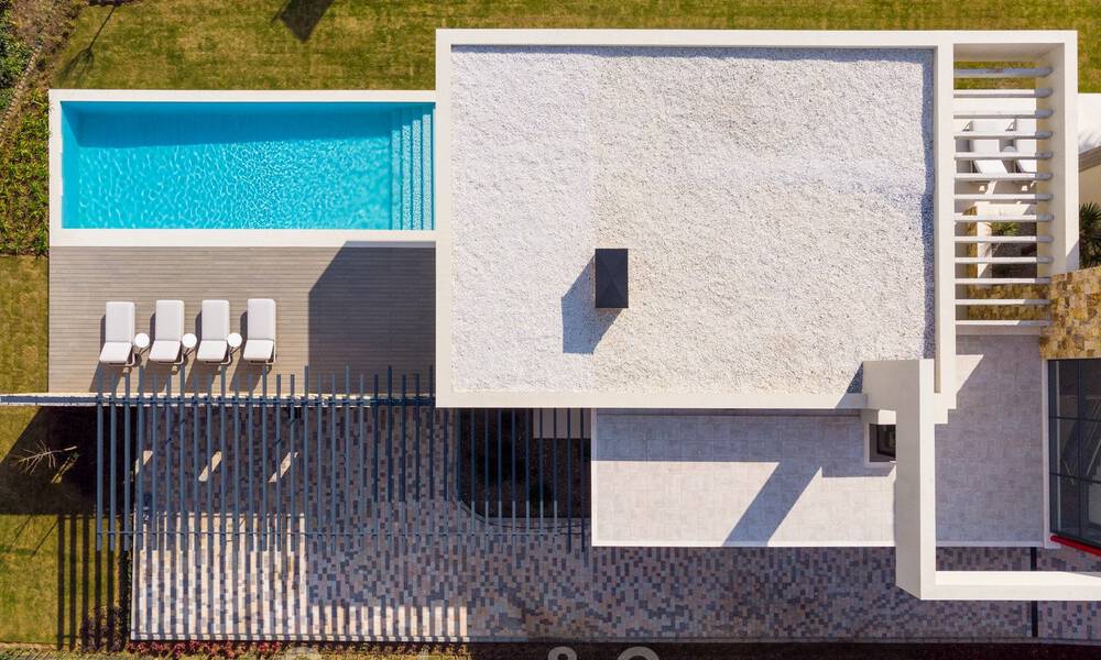 Laatste villa! Hedendaagse moderne nieuwbouw villa met zeezicht te koopin Nueva Andalucia, Marbella 30338