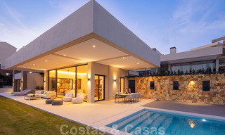 Laatste villa! Hedendaagse moderne nieuwbouw villa met zeezicht te koopin Nueva Andalucia, Marbella 30350 