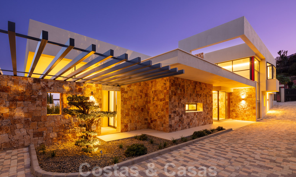 Laatste villa! Hedendaagse moderne nieuwbouw villa met zeezicht te koopin Nueva Andalucia, Marbella 30354