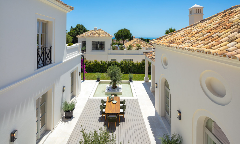 2 Elegante nieuwe luxevilla´s te koop van topkwaliteit in een klassieke en Provençaalse stijl boven de Golden Mile in Marbella 30473