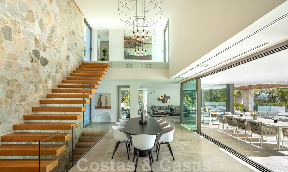 Gloednieuwe villa in eigentijdse stijl in een gated community met panoramisch zeezicht te koop in Benahavis - Marbella 30664