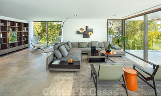 Gloednieuwe villa in eigentijdse stijl in een gated community met panoramisch zeezicht te koop in Benahavis - Marbella 30670 