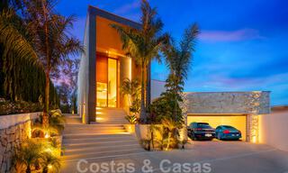 Gloednieuwe villa in eigentijdse stijl in een gated community met panoramisch zeezicht te koop in Benahavis - Marbella 30679 