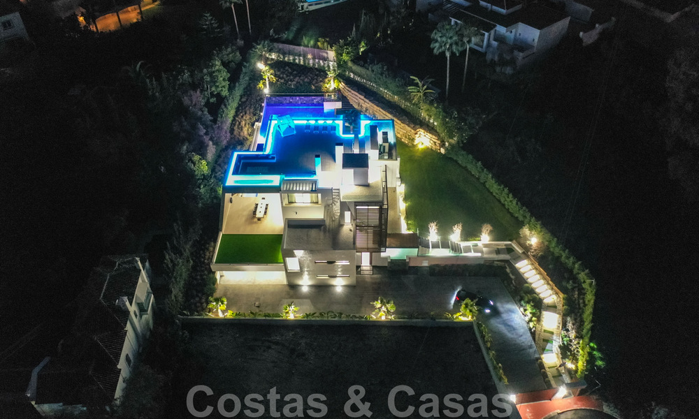 Instapklare moderne villa te koop op loopafstand van voorzieningen en Puerto Banus in Nueva Andalucia, Marbella 30682