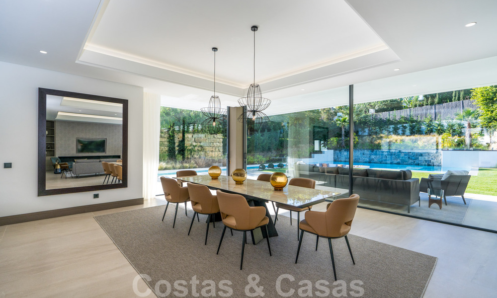 Instapklare moderne villa te koop op loopafstand van voorzieningen en Puerto Banus in Nueva Andalucia, Marbella 30687