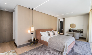 Instapklare moderne villa te koop op loopafstand van voorzieningen en Puerto Banus in Nueva Andalucia, Marbella 30692 