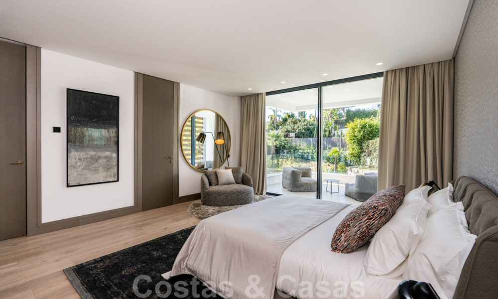 Instapklare moderne villa te koop op loopafstand van voorzieningen en Puerto Banus in Nueva Andalucia, Marbella 30696