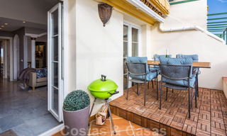 Gerenoveerd penthouse appartement te koop met zeezicht en op wandelafstand van alle voorzieningen en Puerto Banus in Nueva Andalucia, Marbella 31176 