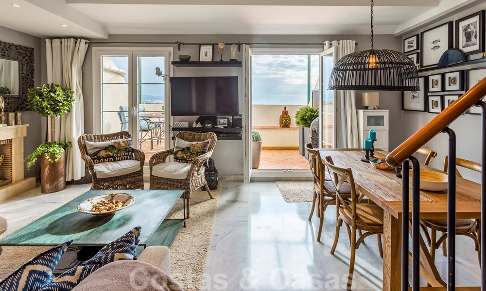 Gerenoveerd penthouse appartement te koop met zeezicht en op wandelafstand van alle voorzieningen en Puerto Banus in Nueva Andalucia, Marbella 31178