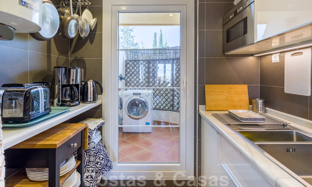 Gerenoveerd penthouse appartement te koop met zeezicht en op wandelafstand van alle voorzieningen en Puerto Banus in Nueva Andalucia, Marbella 31185