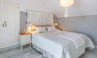 Gerenoveerd penthouse appartement te koop met zeezicht en op wandelafstand van alle voorzieningen en Puerto Banus in Nueva Andalucia, Marbella 31193 