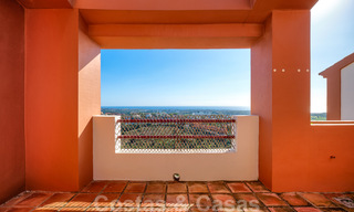 Instapklare ruime familiewoning te koop met panoramisch uitzicht op de vallei, bergen en de zee in Benahavis - Marbella 30783 