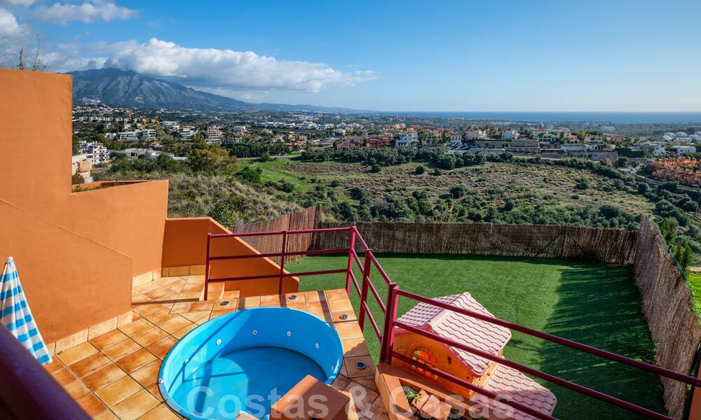 Instapklare ruime familiewoning te koop met panoramisch uitzicht op de vallei, bergen en de zee in Benahavis - Marbella 30791