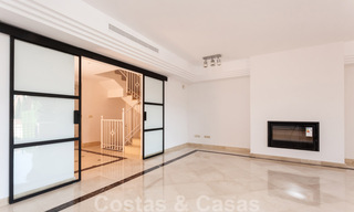 Halfvrijstaand huis te koop in een gated community op de Golden Mile te Marbella 30843 