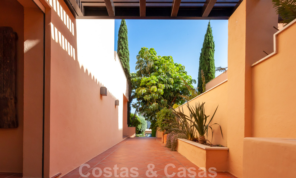 Halfvrijstaand huis te koop in een gated community op de Golden Mile te Marbella 30864