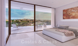 Moderne nieuwbouw villa te koop, direct aan de golfbaan met panoramisch golf-, berg- en zeezicht in Estepona 30872 