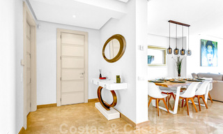 Tijdloos luxe appartement te koop met zeezicht op de Golden Mile, tussen Puerto Banus en Marbella 30876 