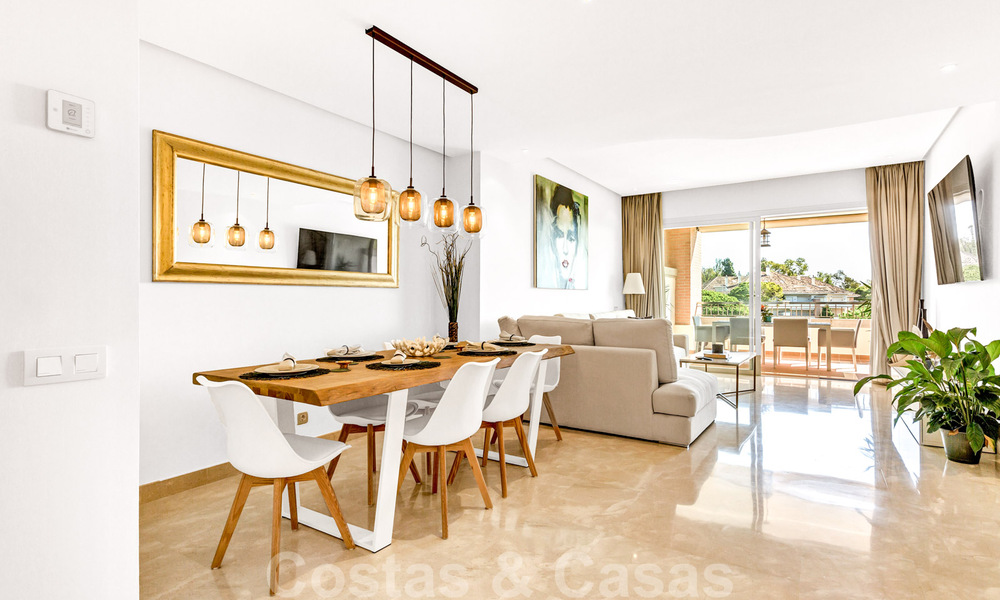 Tijdloos luxe appartement te koop met zeezicht op de Golden Mile, tussen Puerto Banus en Marbella 30881